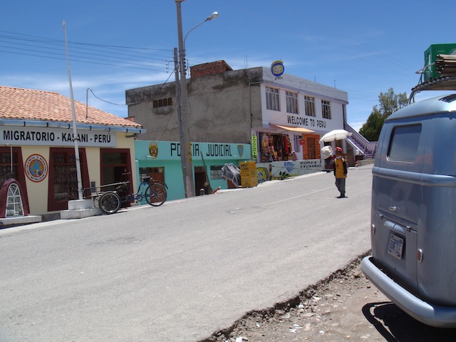 PE Yunguyo Border